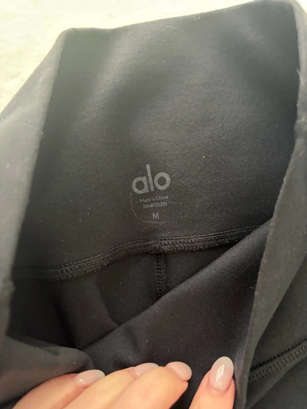 ALO' High-Waist Leggings - Comfort Stretch - Picture 2 of 2